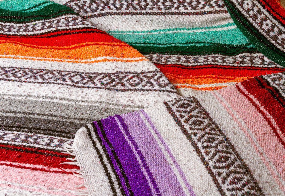 ラグ・カーペット Multi Stripe Wool Mexican Blanket Types of Mexican Blankets Explained: Sarape, Falsa & Saltillo